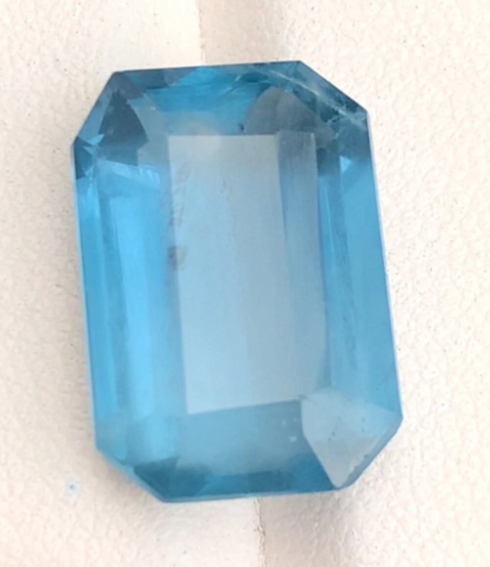20 Carat Stunning Cerulean Blue Fluorite Gemstone!!